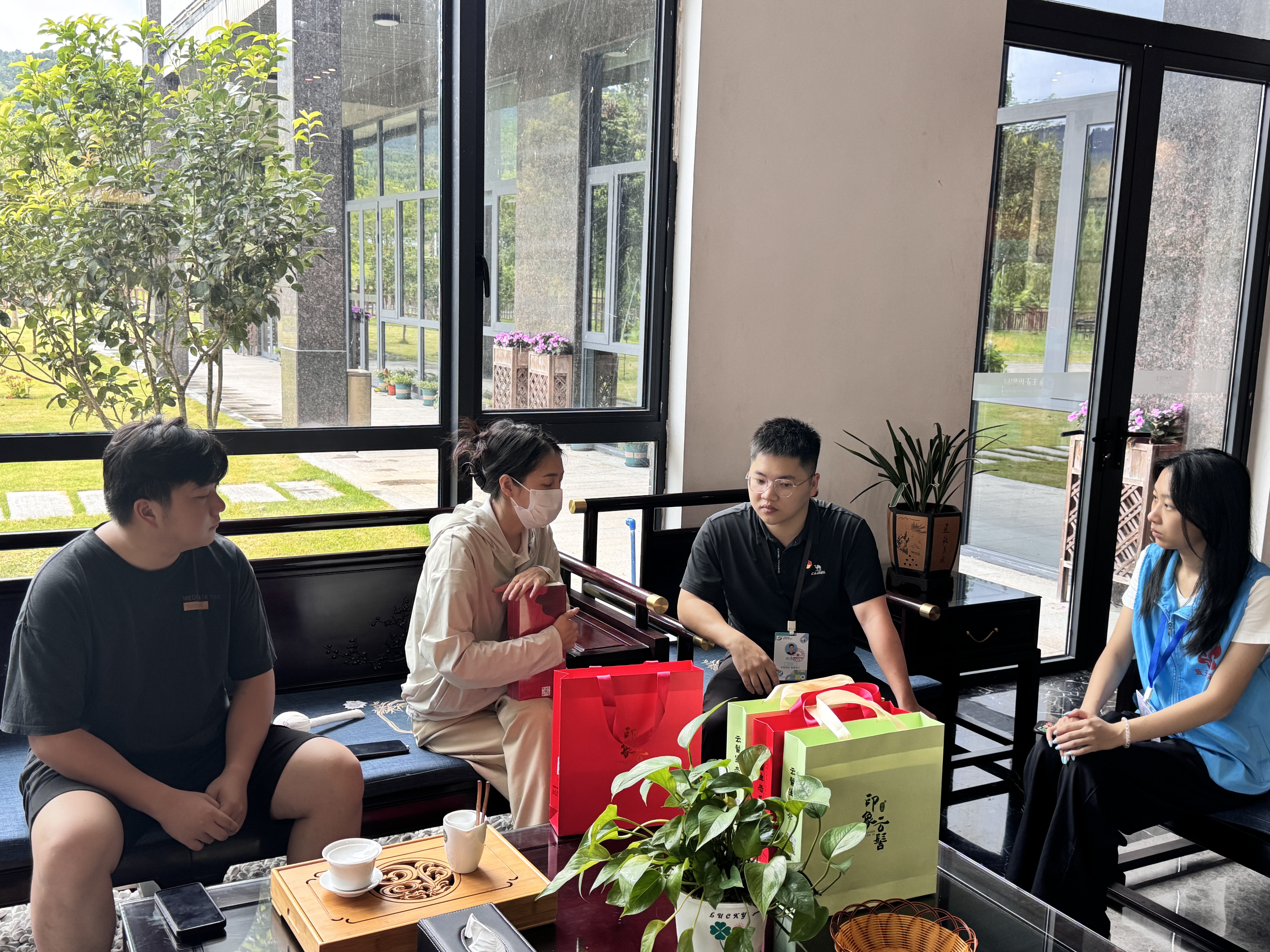茶企洽谈.jpg